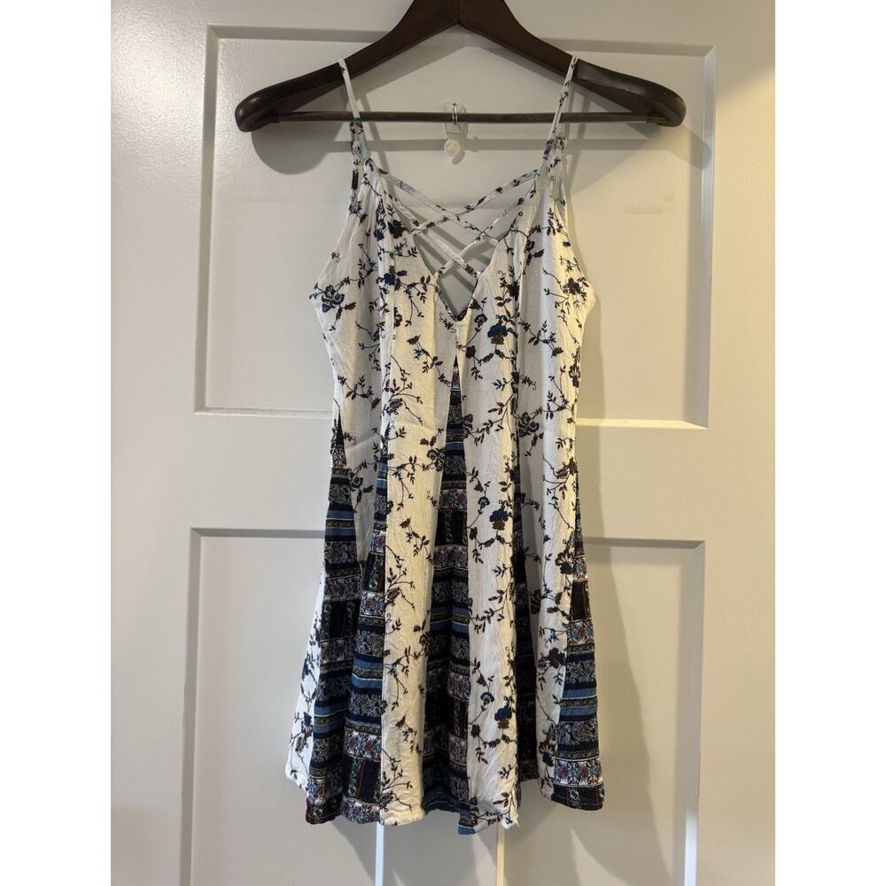 Gimmicks by BKE Floral Swing Mini Dress Cross Detail Front XS/S